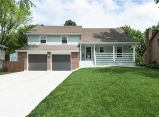511 SE Richardson Pl, Lees Summit, MO 64063
