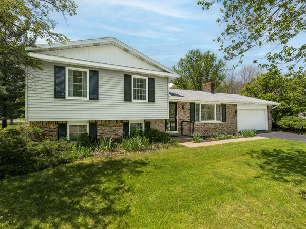 301 Sherman Dr, Marshall, MI 49068