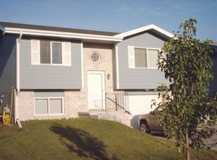 1947 NW 54th St, Lincoln, NE 68528