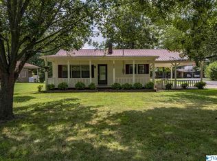 1111 Cedarwood Dr SW, Fort Payne, AL 35968