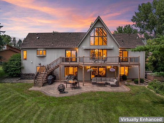 2nd image of 3640 Lakeview Ct NE