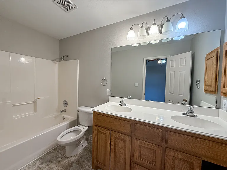 3020 Pine Valley Dr — Photo 7