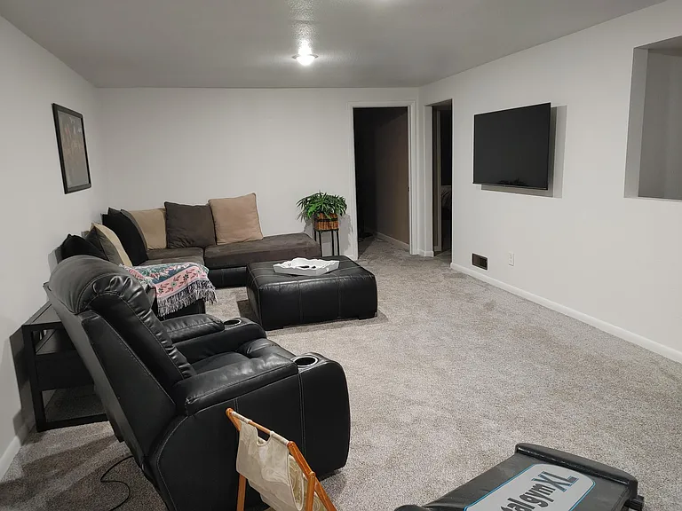 Spacious living room