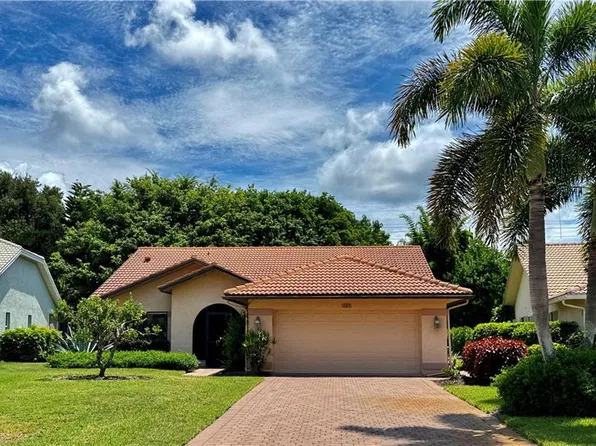 565 Kings Way, NAPLES, FL 34104
