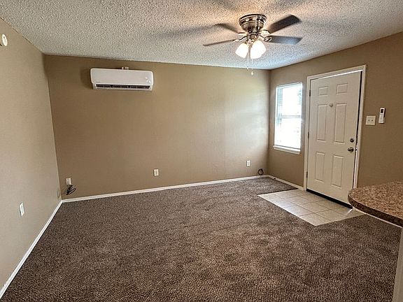 3rd image of 6202 1/2 NW Elm Ave
