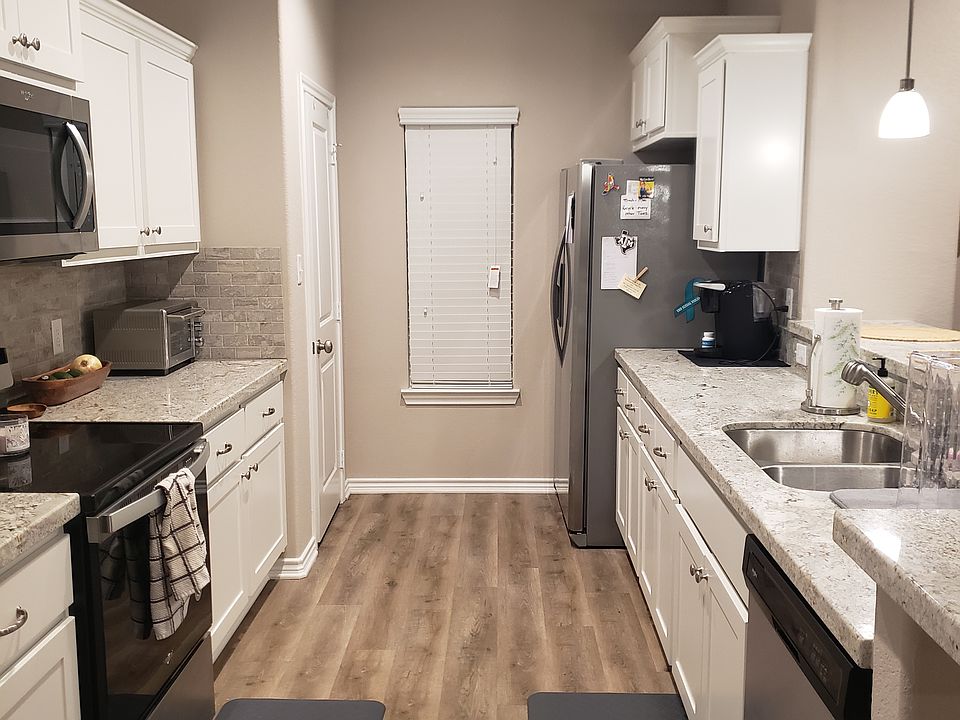 1st image of 533 Hayes Ln