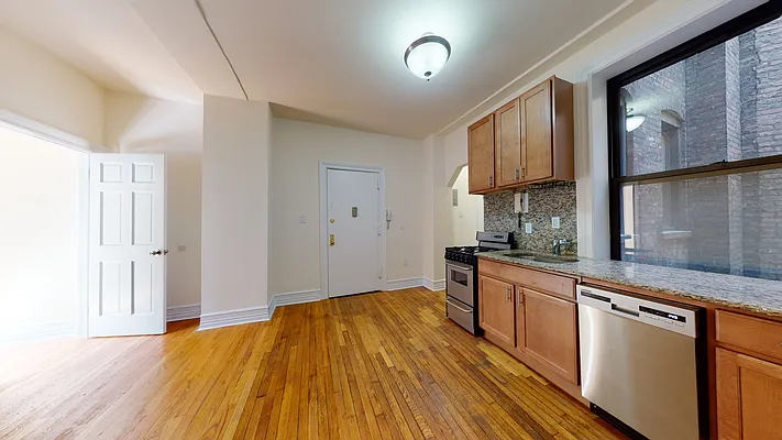 Rented by Bond New York | media 4