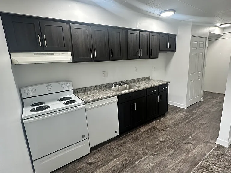 245 Center Ave #G7 — Photo 1