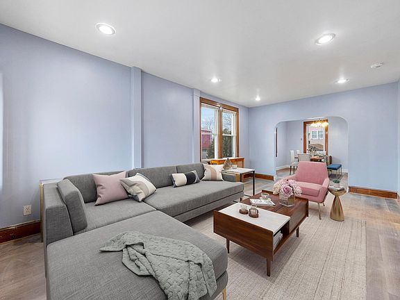 5th image of 721 Golden Ave #1