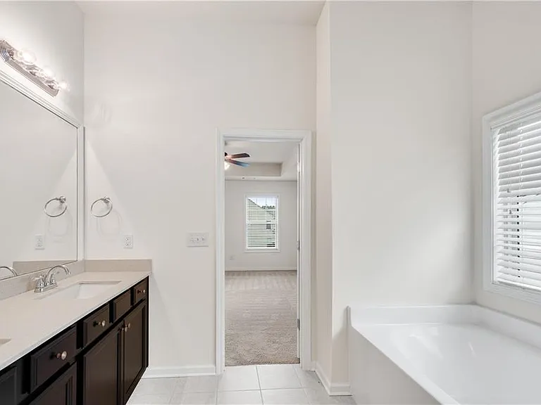 4920 Breezewood Cir — Photo 22