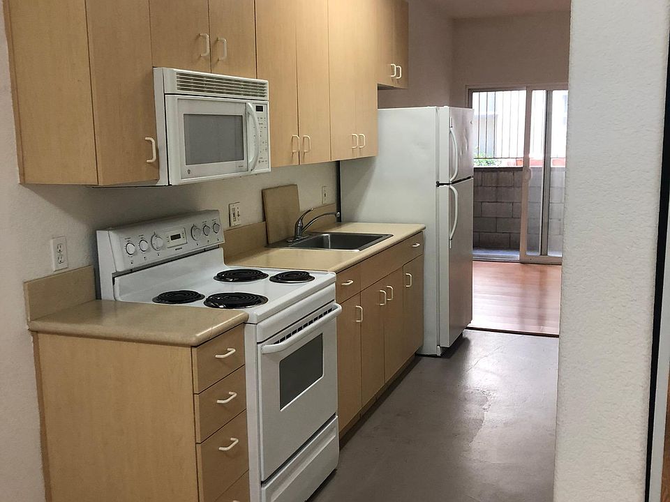 1st image of 1525 2nd Ave #104
