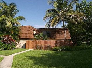 2611 Lakeview Ct, Hollywood, FL 33026