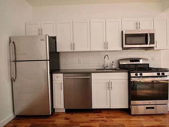 4th image of 455 Irving Ave #1F