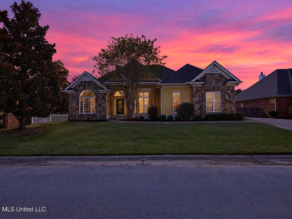1st image of 3505 N River Ridge Dr