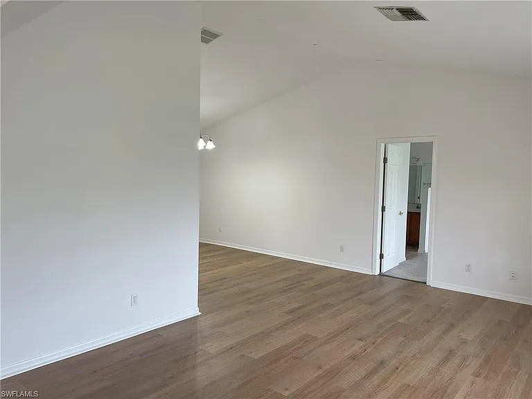 9758 Country Oaks Dr — Photo 9