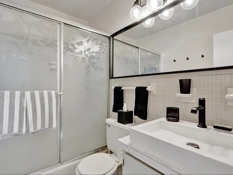 6750 NE 21st Rd #123 — Photo 9