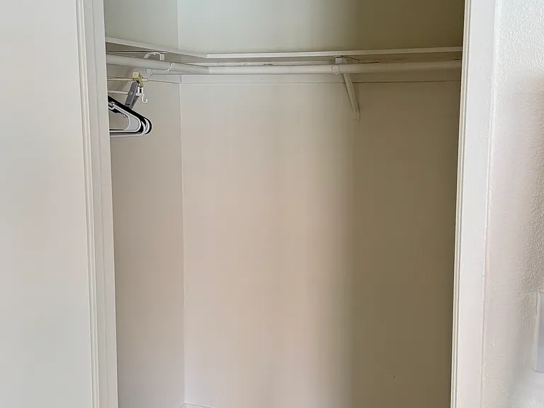 213 S Chandler Ave — Photo 3