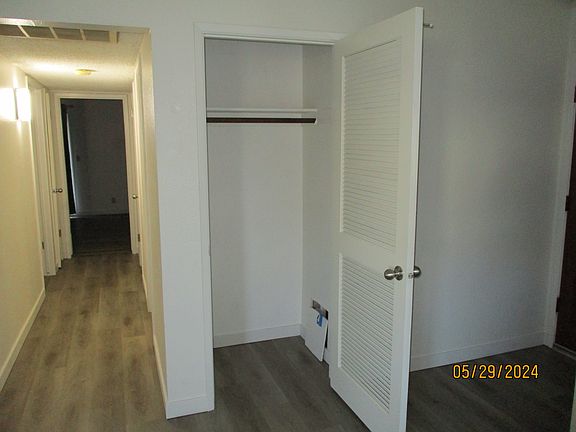 Entry coat closet