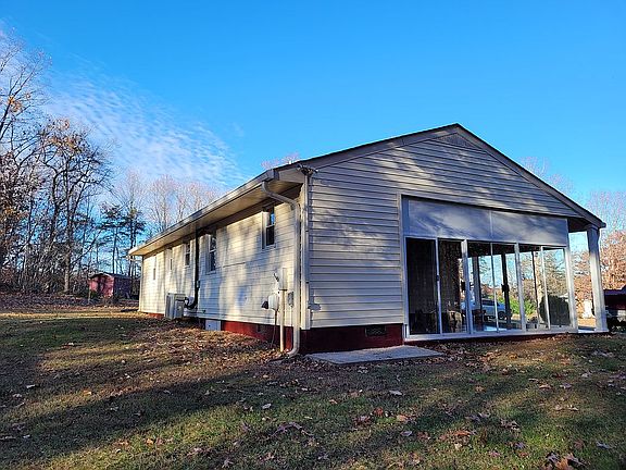 3rd image of 230 Windsor Forest Dr