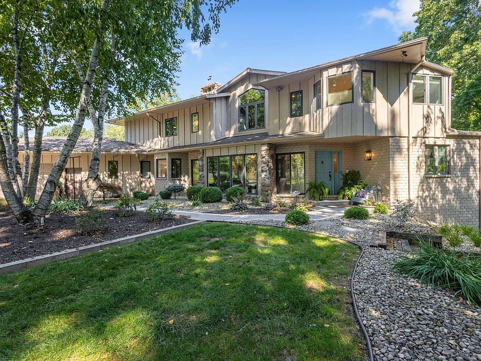 1st image of 19353 Dorchester Ct