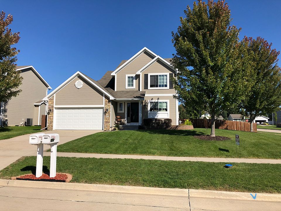 1st image of 475 SE Carefree Ln