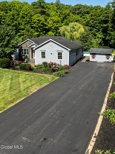 4th image of 51 Boyce Road