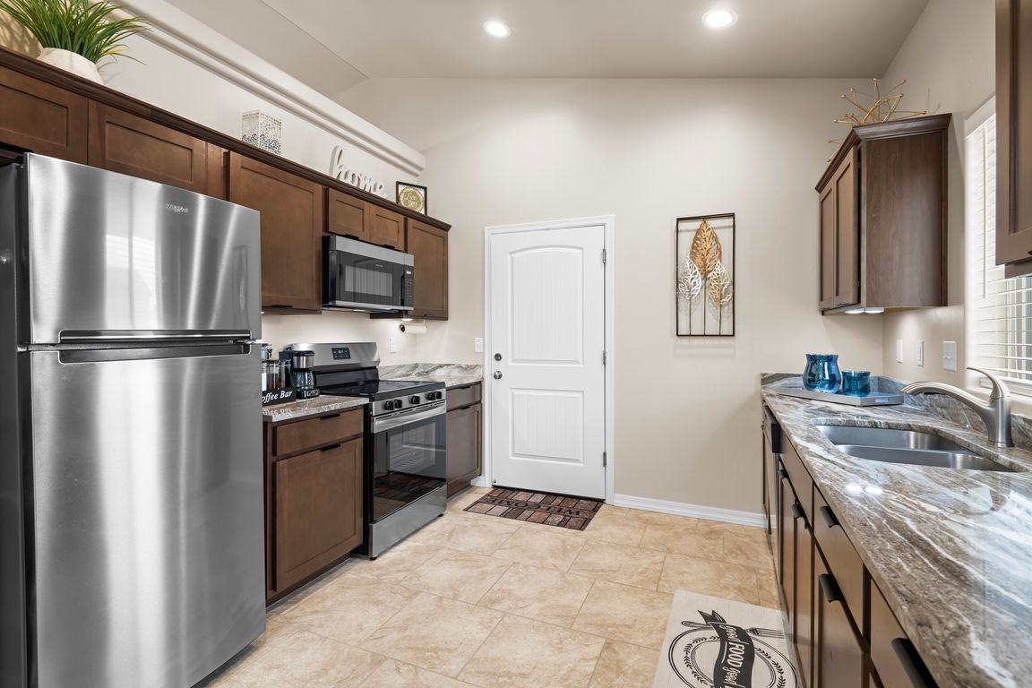 next background image