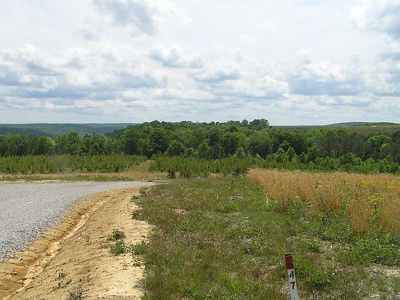 3rd image of 47 Pineview Rd
