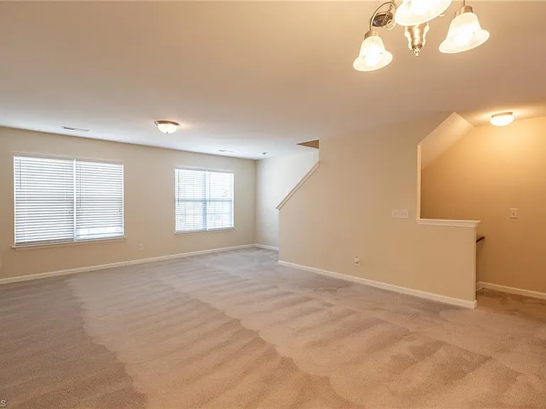 36 Ackland Dr — Photo 7