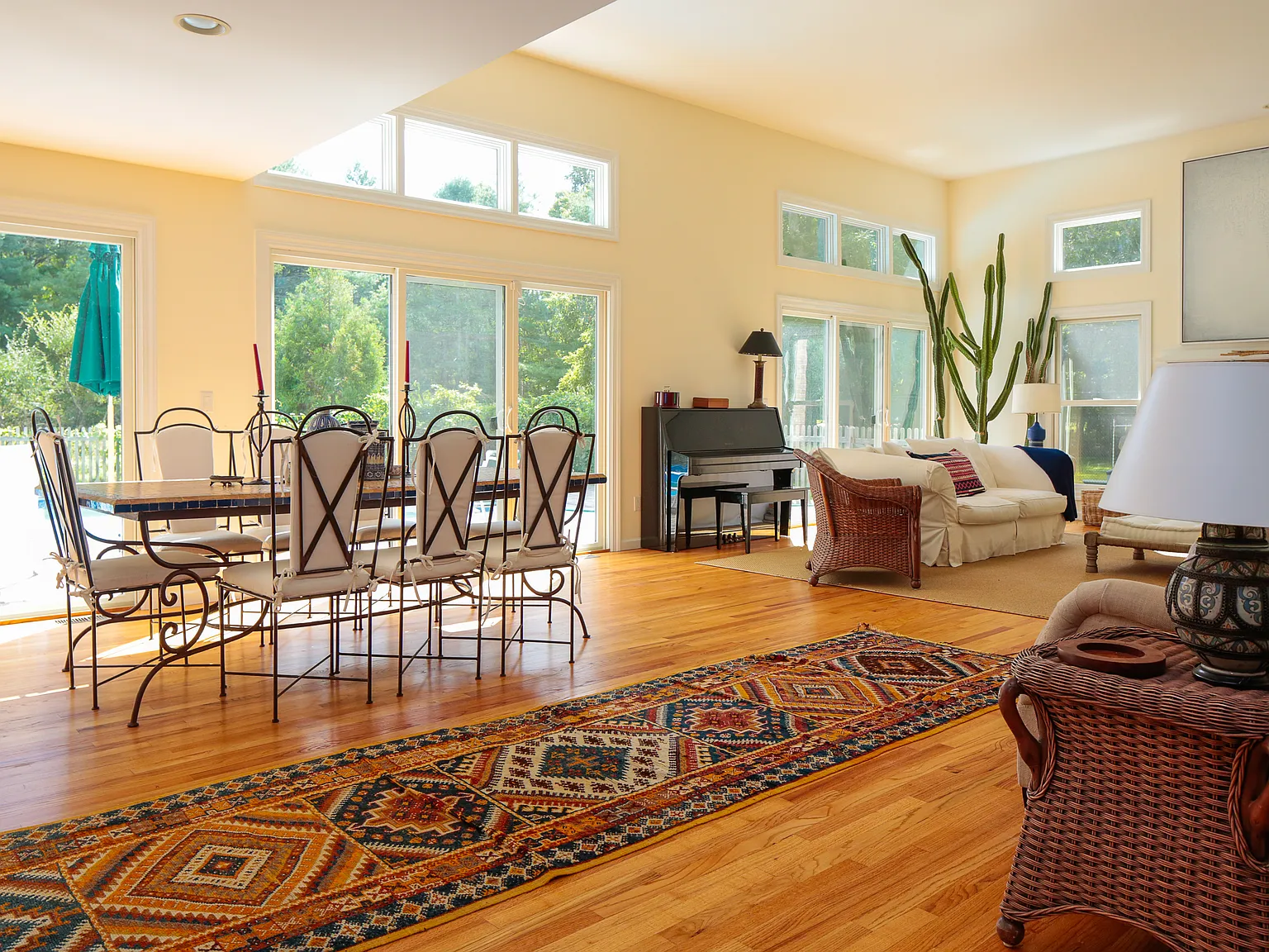 A Hidden Bridgehampton Retreat w/ Pool + Tennis — Photo 4