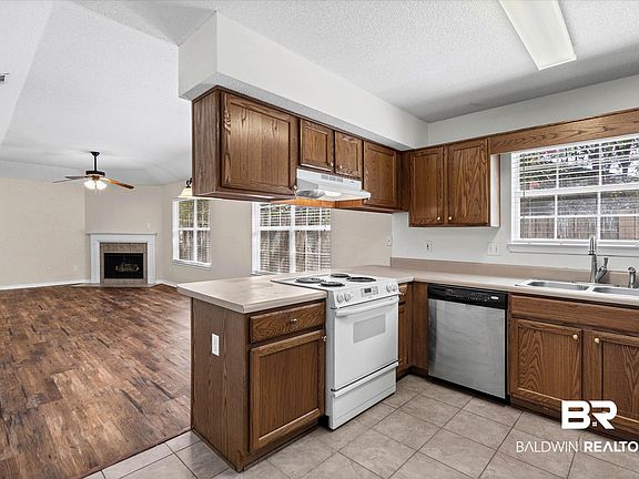 5th image of 8525 Desert Oak Ct