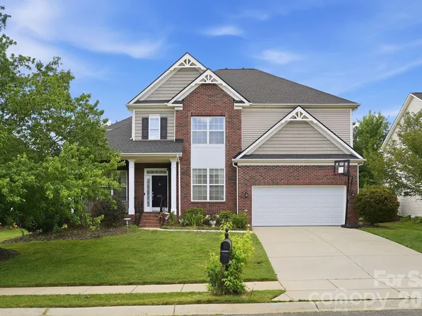 8120 Madrigal Ct, Waxhaw, NC 28173