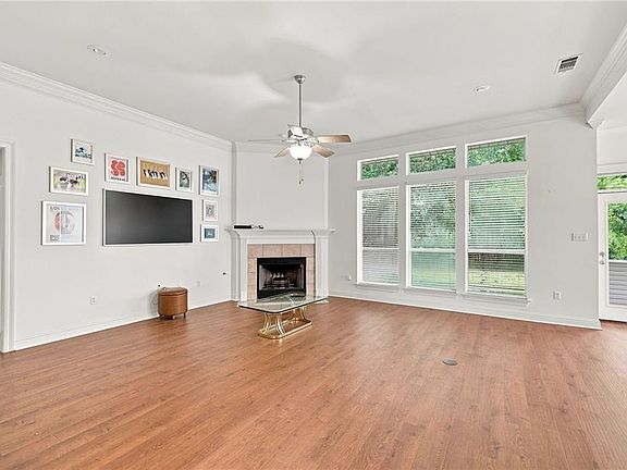 5th image of 621 Piney Ridge Cir