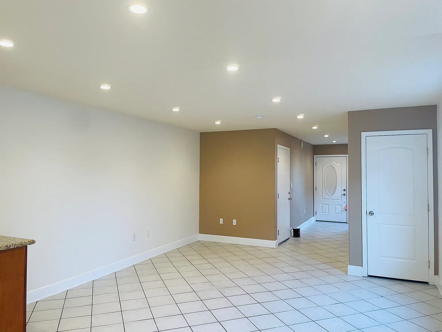 4 bed, 1981 sqft, $3,850 — Photo 3