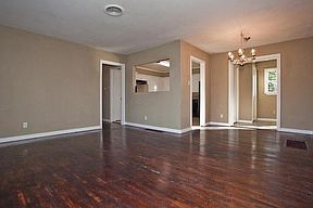4th image of 6724 Hardisty St