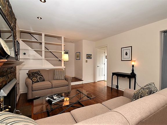 4th image of 21026 Fairmount Blvd