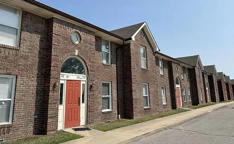 Oak Estates — Photo 3