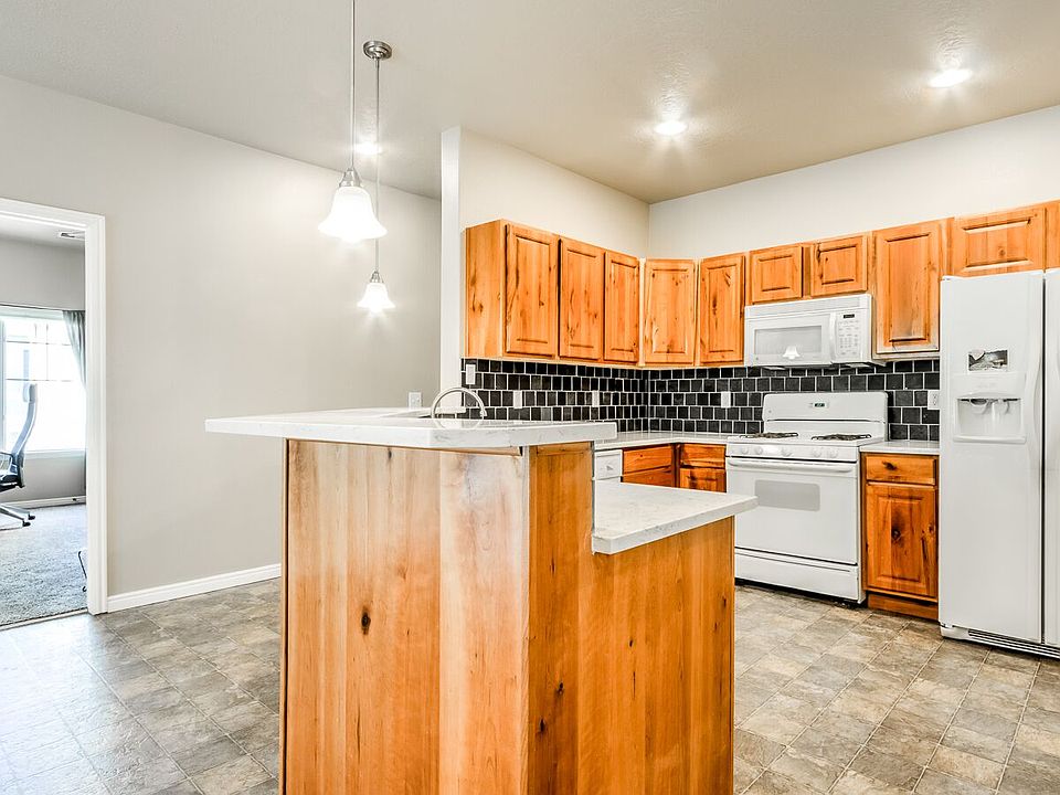 1st image of 1145 S Canyon Meadow Dr APT 8