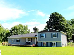 4227 Weatherby Ln, Traverse City, MI 49684