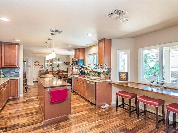 4th image of 8385 Gresham Dr