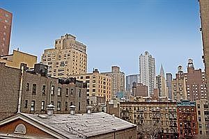 5th image of 226 E 27th St