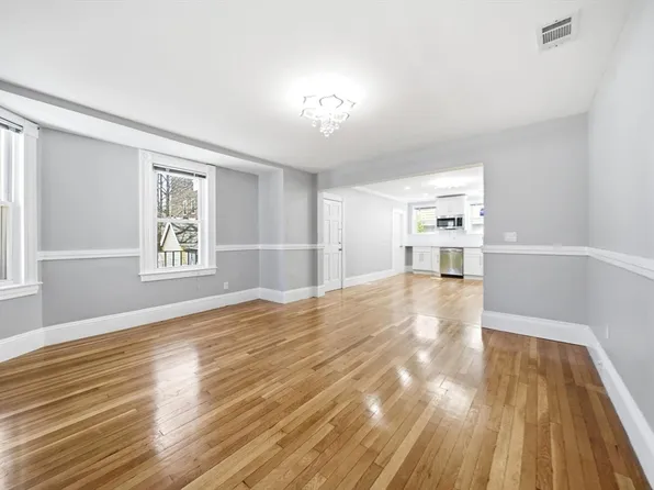 29 Hanson St #1, Somerville, MA 02143
