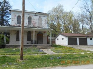 400 N Hopkins St, Newman, IL 61942
