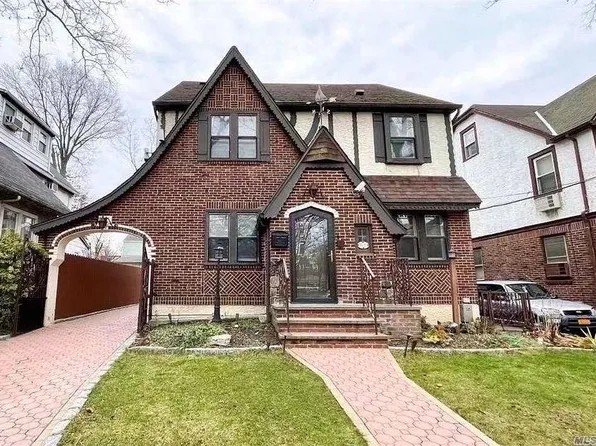 3353 172nd St, Flushing, NY 11358