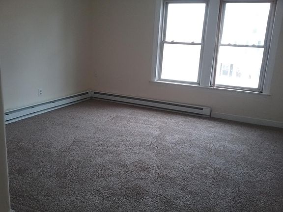 5th image of 368 Sayles Ave #D