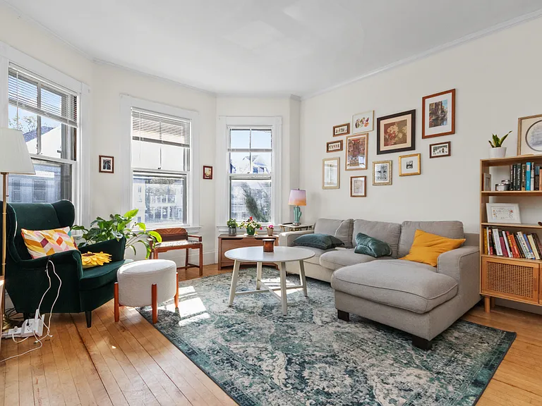 21 Bentley St — Photo 2