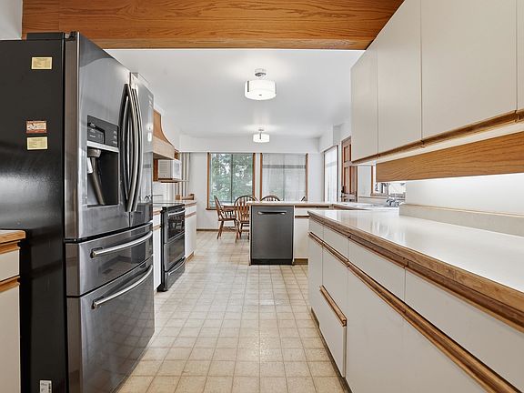 3rd image of 2030 Jordan Dr