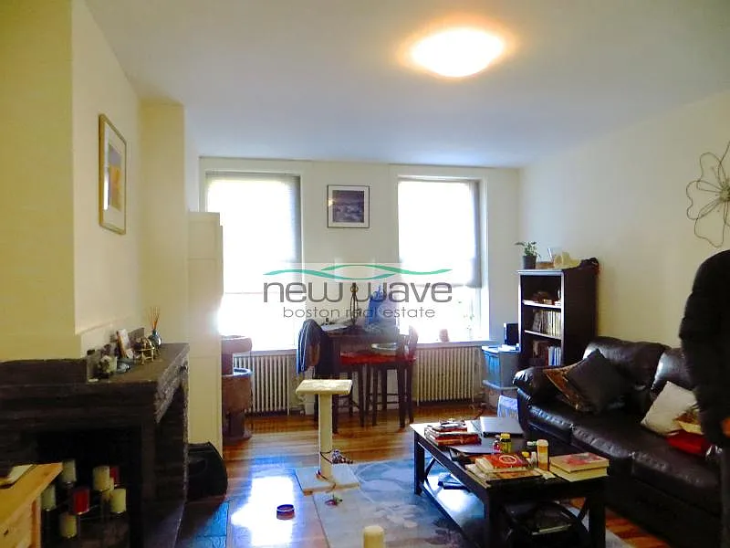 255 Newbury St #2R