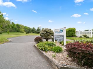 32 Pilgrim Hbr #E, Wallingford, CT 06492