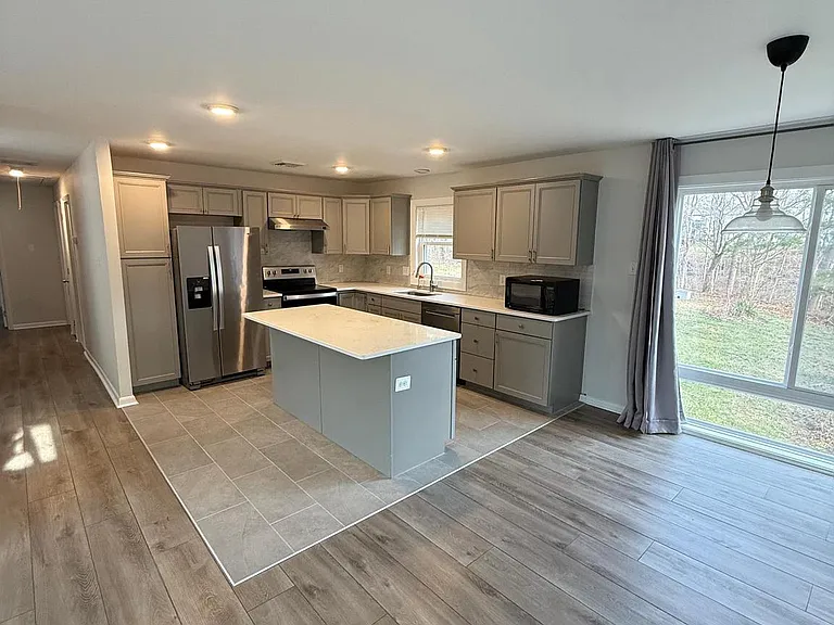 874 Oakdale Dr — Photo 7
